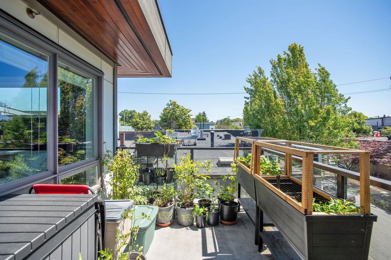 1661-e-2nd-avenue-grandview-woodland-vancouver-east-16 at 402 - 1661 E 2nd Avenue, Grandview Woodland, Vancouver East 1661-e-2nd-avenue-grandview-woodland-vancouver-east-16 at 402 - 1661 E 2nd Avenue, Grandview Woodland, Vancouver East