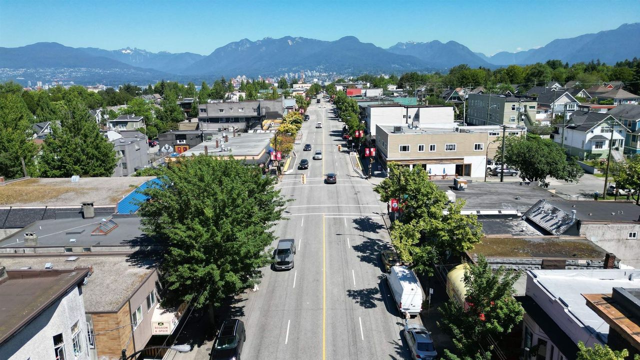 1661-e-2nd-avenue-grandview-woodland-vancouver-east-21 at 402 - 1661 E 2nd Avenue, Grandview Woodland, Vancouver East 1661-e-2nd-avenue-grandview-woodland-vancouver-east-21 at 402 - 1661 E 2nd Avenue, Grandview Woodland, Vancouver East