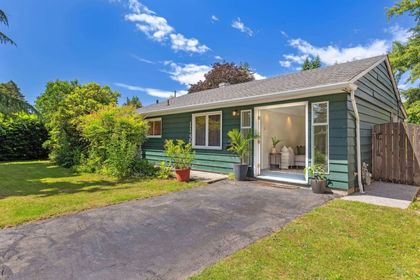 1150-beechwood-crescent-norgate-north-vancouver-02