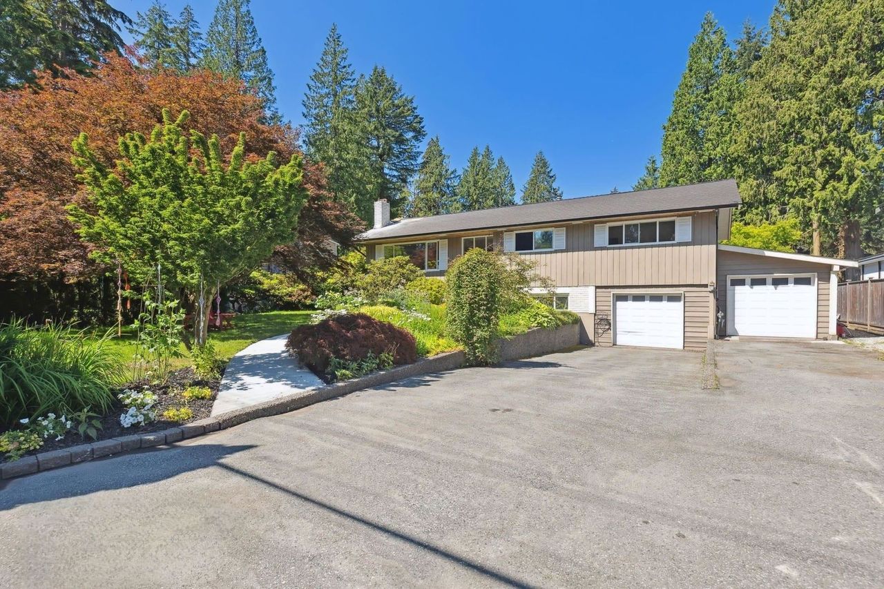4575-glenwood-avenue-canyon-heights-nv-north-vancouver-02 at 4575 Glenwood Avenue, Canyon Heights NV, North Vancouver 4575-glenwood-avenue-canyon-heights-nv-north-vancouver-02 at 4575 Glenwood Avenue, Canyon Heights NV, North Vancouver