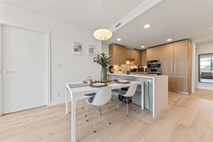 1210-e-27th-street-lynn-valley-north-vancouver-01