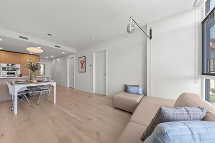 1210-e-27th-street-lynn-valley-north-vancouver-03