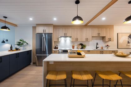 339-e-5th-street-lower-lonsdale-north-vancouver-01