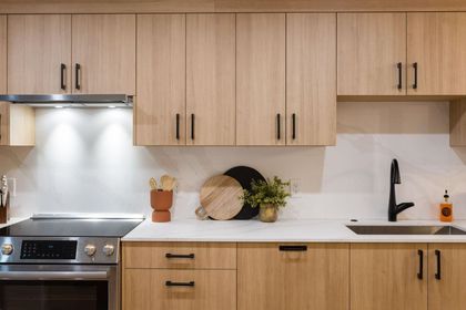 339-e-5th-street-lower-lonsdale-north-vancouver-04