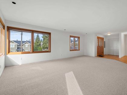 2740-chesterfield-avenue-upper-lonsdale-north-vancouver-03