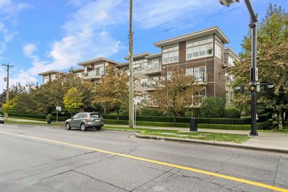 1033-st-georges-avenue-central-lonsdale-north-vancouver-01