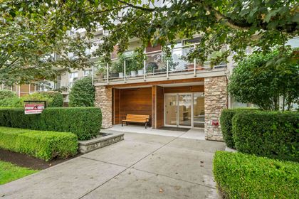1033-st-georges-avenue-central-lonsdale-north-vancouver-02-1
