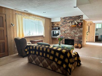 1293-e-14th-street-westlynn-north-vancouver-01