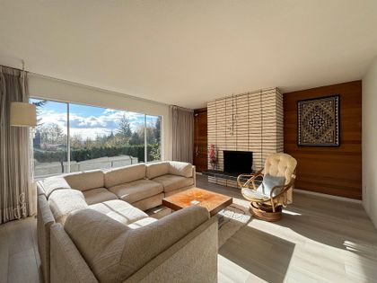1293-e-14th-street-westlynn-north-vancouver-03