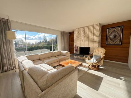 1293-e-14th-street-westlynn-north-vancouver-04
