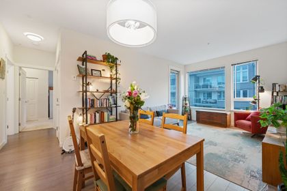 255-w-1st-street-lower-lonsdale-north-vancouver-02