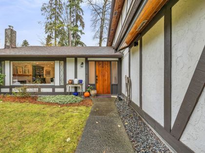 2576-byron-road-blueridge-nv-north-vancouver-02