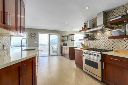3881-yale-street-vancouver-heights-burnaby-north-04