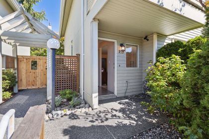 272-e-4th-street-lower-lonsdale-north-vancouver-05