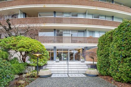 2135-argyle-avenue-dundarave-west-vancouver-02