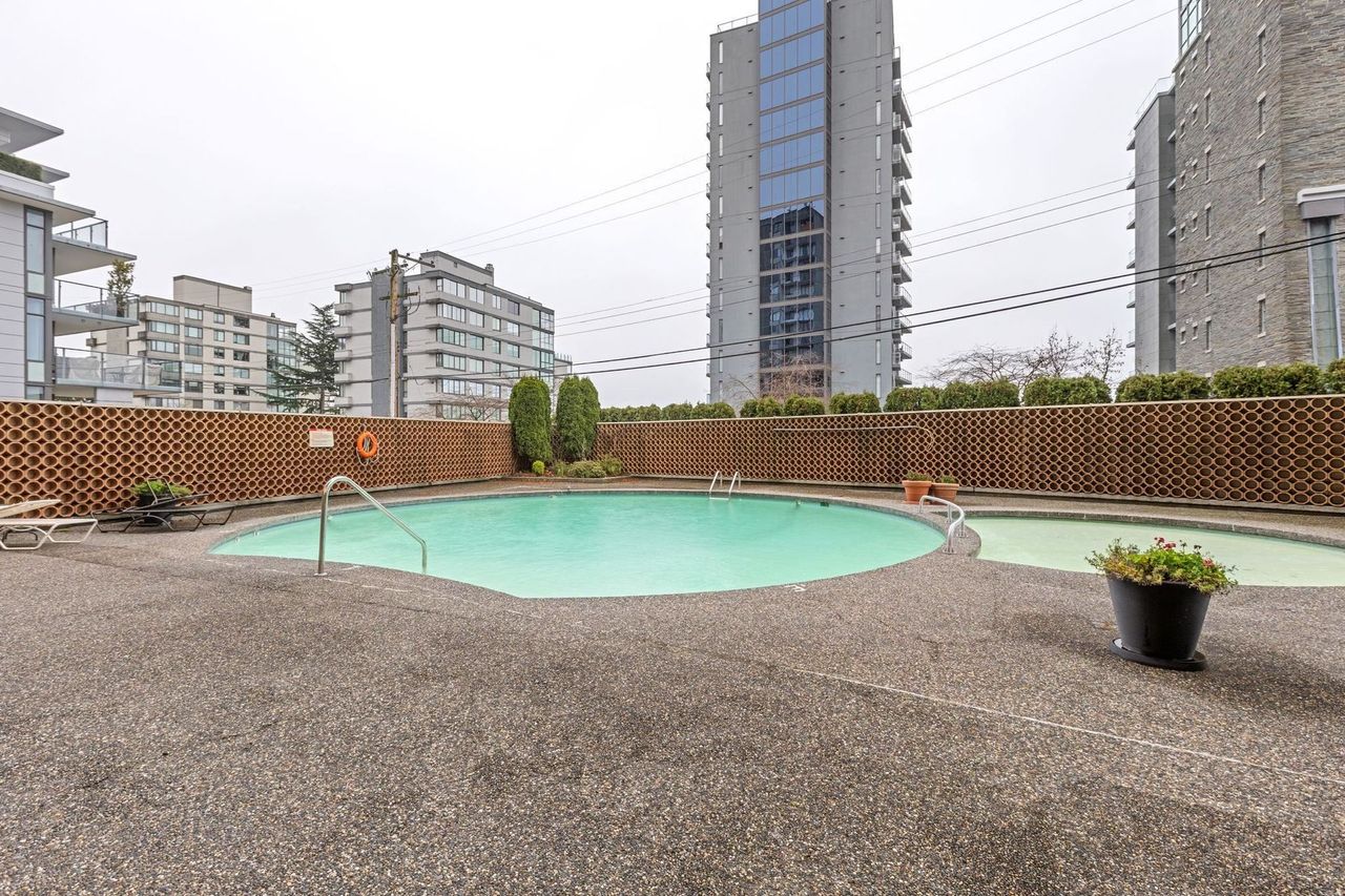 2135-argyle-avenue-dundarave-west-vancouver-05 at 303 - 2135 Argyle Avenue, Dundarave, West Vancouver 2135-argyle-avenue-dundarave-west-vancouver-05 at 303 - 2135 Argyle Avenue, Dundarave, West Vancouver