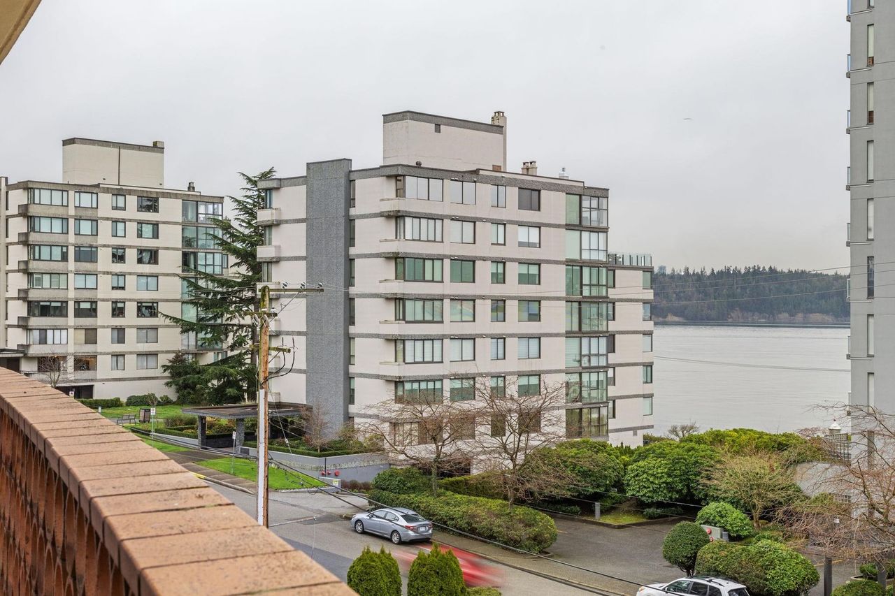 2135-argyle-avenue-dundarave-west-vancouver-07 at 303 - 2135 Argyle Avenue, Dundarave, West Vancouver 2135-argyle-avenue-dundarave-west-vancouver-07 at 303 - 2135 Argyle Avenue, Dundarave, West Vancouver