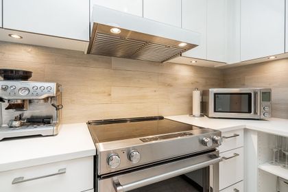 711-w-14th-street-mosquito-creek-north-vancouver-04
