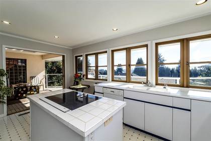 1380-queens-avenue-ambleside-west-vancouver-06