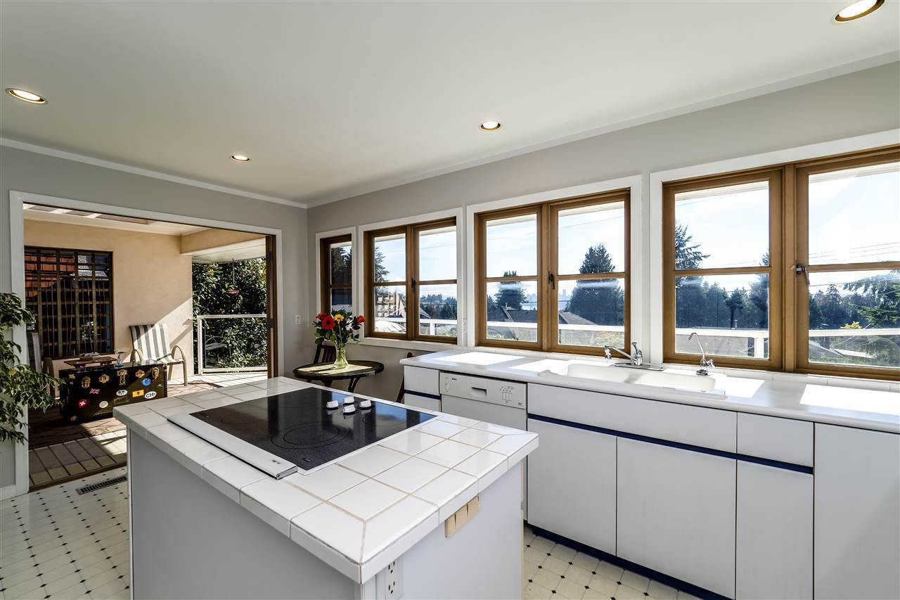 1380-queens-avenue-ambleside-west-vancouver-06 at 1380 Queens Avenue, Ambleside, West Vancouver 1380-queens-avenue-ambleside-west-vancouver-06 at 1380 Queens Avenue, Ambleside, West Vancouver