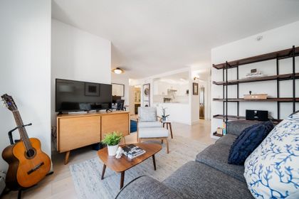 121-w-15th-street-central-lonsdale-north-vancouver-02