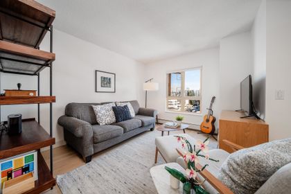 121-w-15th-street-central-lonsdale-north-vancouver-03