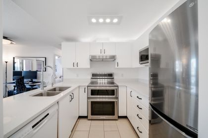 121-w-15th-street-central-lonsdale-north-vancouver-04