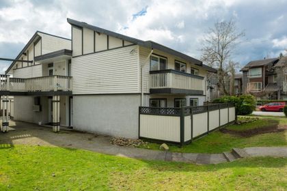884-premier-street-lynnmour-north-vancouver-01