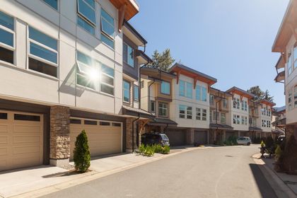 39548-loggers-lane-brennan-center-squamish-03