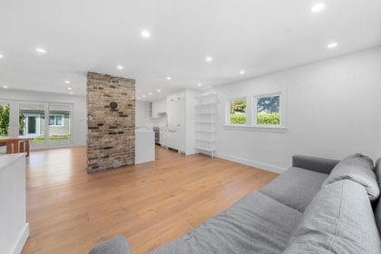 532-e-18th-street-boulevard-north-vancouver-04