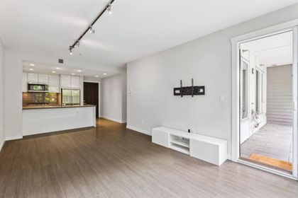 255-w-1st-street-lower-lonsdale-north-vancouver-05