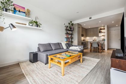 707-e-3rd-street-queensbury-north-vancouver-01