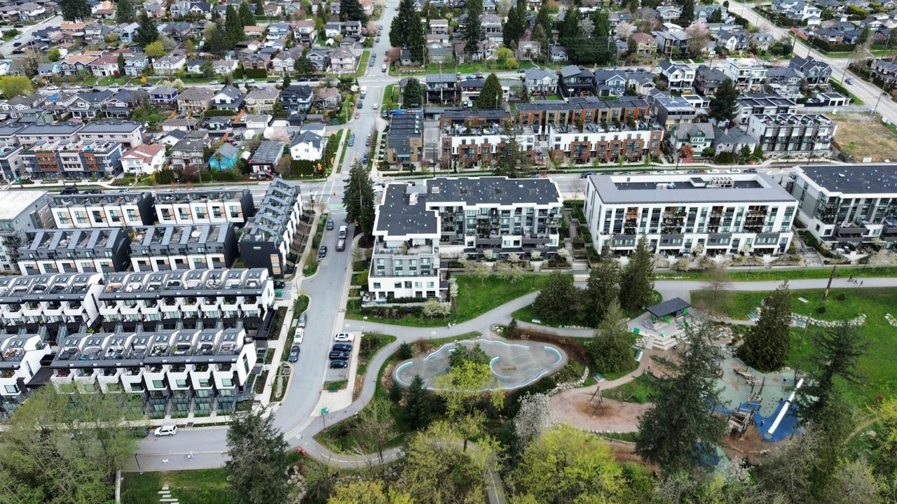 707-e-3rd-street-queensbury-north-vancouver-20 at 411 - 707 E 3rd Street, Queensbury, North Vancouver 707-e-3rd-street-queensbury-north-vancouver-20 at 411 - 707 E 3rd Street, Queensbury, North Vancouver