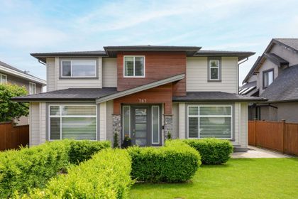 787-e-13th-street-boulevard-north-vancouver-01
