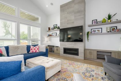 787-e-13th-street-boulevard-north-vancouver-05