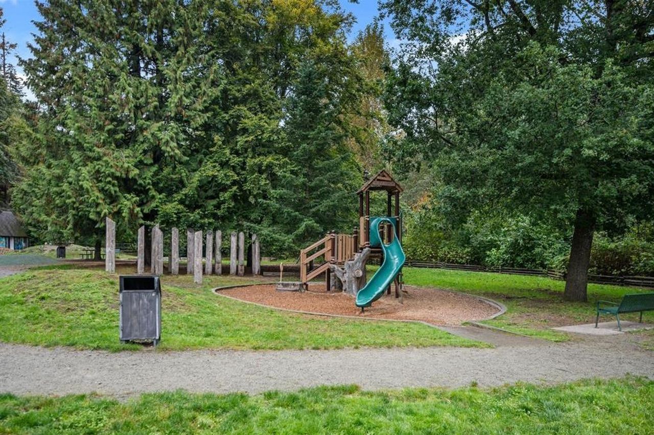 1633-mackay-avenue-pemberton-nv-north-vancouver-33 at 416 - 1633 Mackay Avenue, Pemberton NV, North Vancouver 1633-mackay-avenue-pemberton-nv-north-vancouver-33 at 416 - 1633 Mackay Avenue, Pemberton NV, North Vancouver