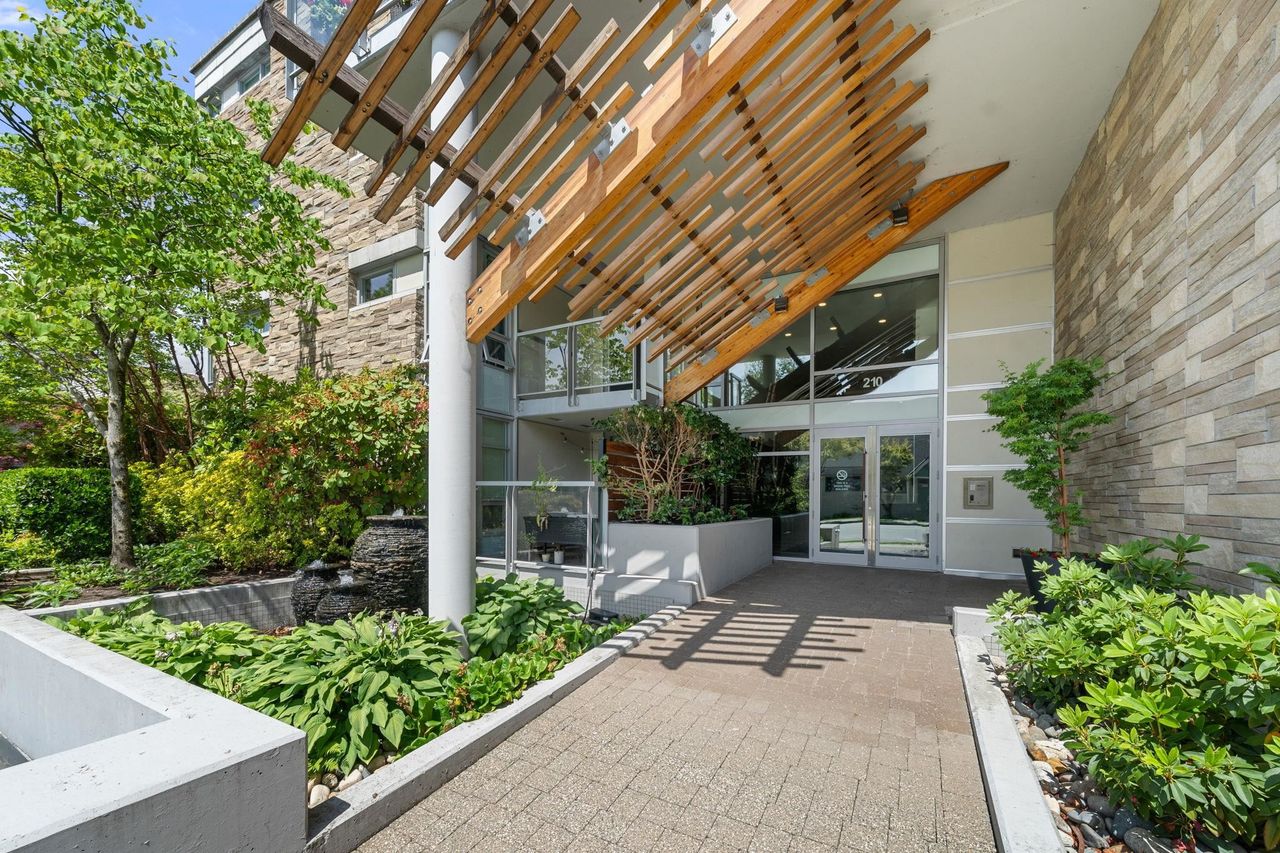 210-w-13th-street-central-lonsdale-north-vancouver-03 at 501 - 210 W 13th Street, Central Lonsdale, North Vancouver 210-w-13th-street-central-lonsdale-north-vancouver-03 at 501 - 210 W 13th Street, Central Lonsdale, North Vancouver