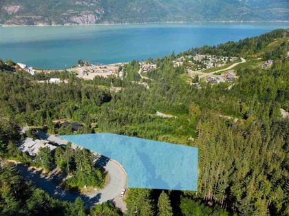 1121-copper-drive-britannia-beach-squamish-01
