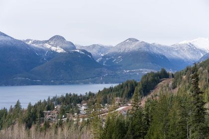 1121-copper-drive-britannia-beach-squamish-04