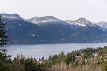 1121-copper-drive-britannia-beach-squamish-05