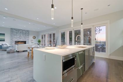 245-w-windsor-road-upper-lonsdale-north-vancouver-03