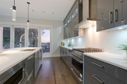 245-w-windsor-road-upper-lonsdale-north-vancouver-04