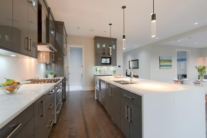 245-w-windsor-road-upper-lonsdale-north-vancouver-05