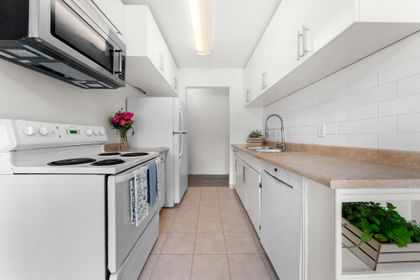 834-premier-street-lynnmour-north-vancouver-05