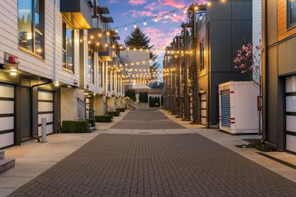 720-e-3rd-street-queensbury-north-vancouver-01