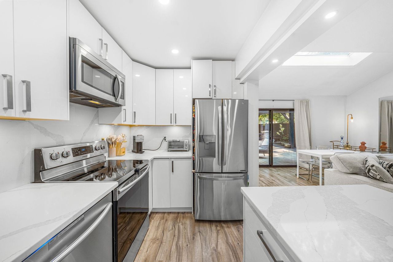 4869-capilano-road-canyon-heights-nv-north-vancouver-20-1 at 4869 Capilano Road, Canyon Heights NV, North Vancouver 4869-capilano-road-canyon-heights-nv-north-vancouver-20-1 at 4869 Capilano Road, Canyon Heights NV, North Vancouver