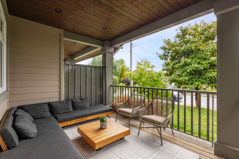 340-e-12th-street-central-lonsdale-north-vancouver-03