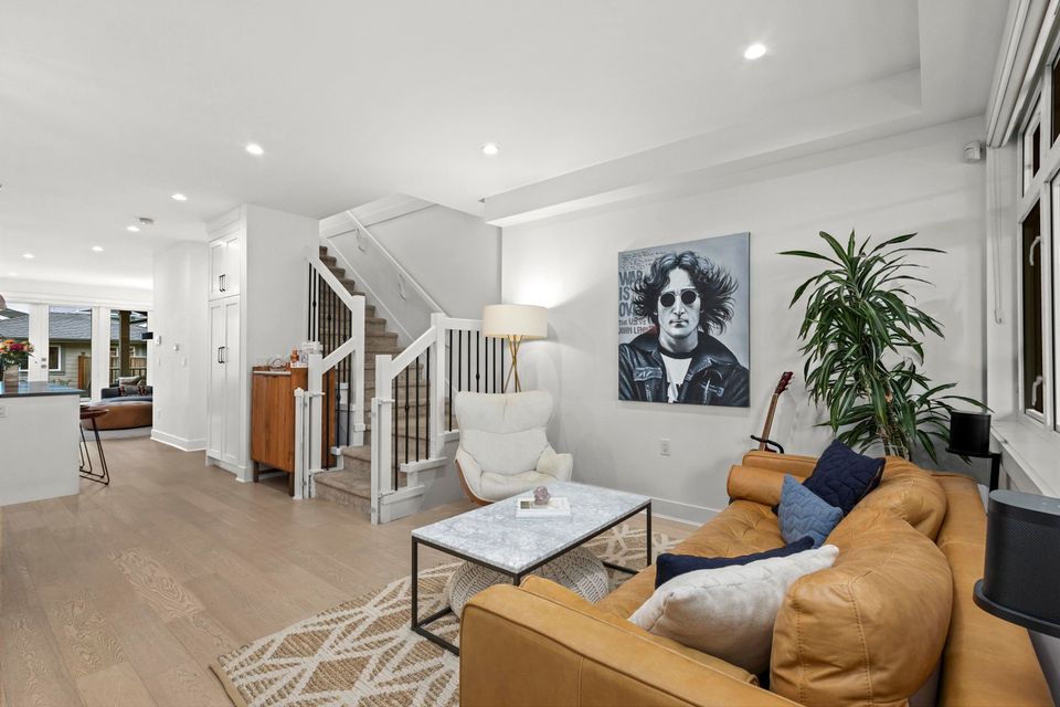 340-e-12th-street-central-lonsdale-north-vancouver-05