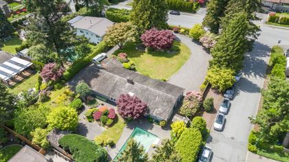 1488-berkley-road-blueridge-nv-north-vancouver-03