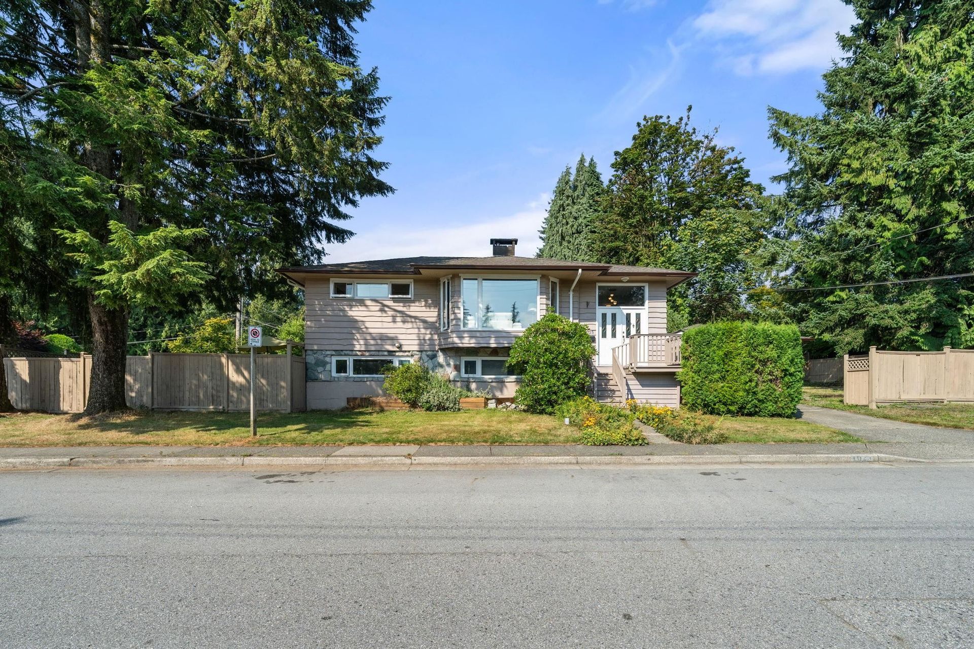 1025 Beaufort Road, Indian River, North Vancouver